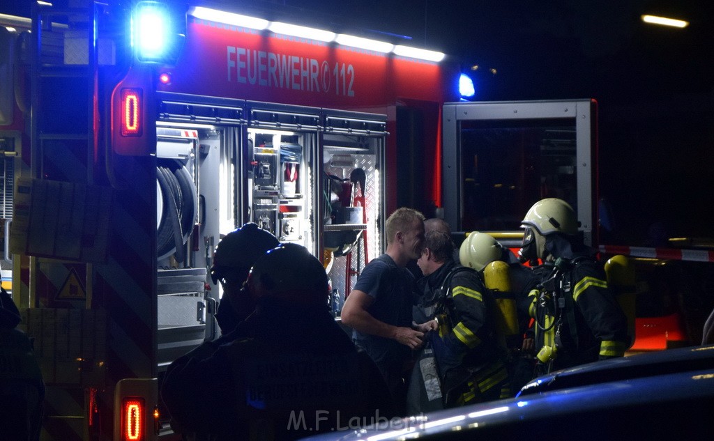 Feuer 2 Y Kellerbrand Koeln Ostheim Ruppinerstr P106.JPG - Miklos Laubert